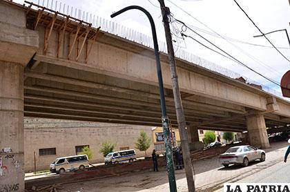 El proyecto del paso a desnivel de la avenida Villarroel no será entregado en mayo como estaba previsto