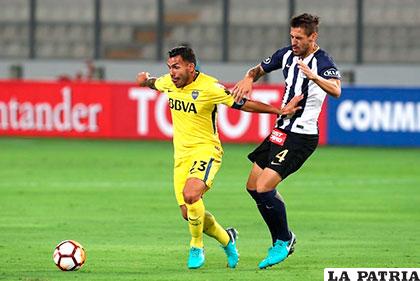 La acción del empate entre Alianza Lima y Boca Juniors 0-0 /OLE.COM