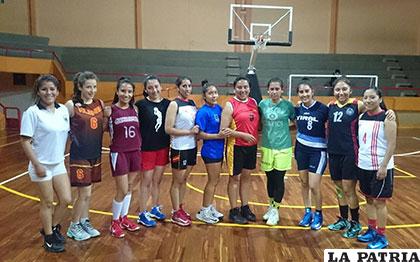 Las jugadoras del plantel de Alemán que se alistan para la Libobásquet