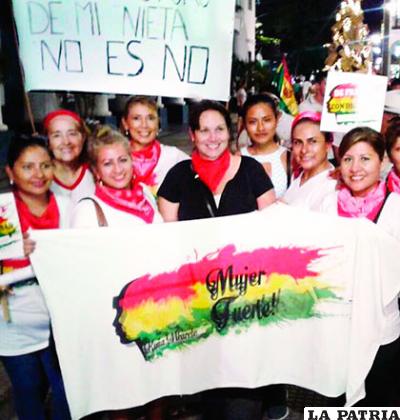 La organización de mujeres bolivianas Kuña Mbarete estará presente en la Cumbre de Las Américas