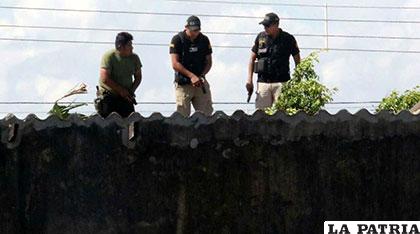 La Policía se movilizó tras el motín y fuga de reos /Rolando Villegas/El Deber