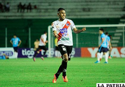 Harold Reina en el minuto 91 anotó el gol del triunfo para Nacional Potosí /APG