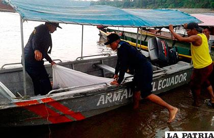 Retén naval de Misahuallí realiza actividades de búsqueda y rescate de ciudadano español /@armada_ecuador #Oriente