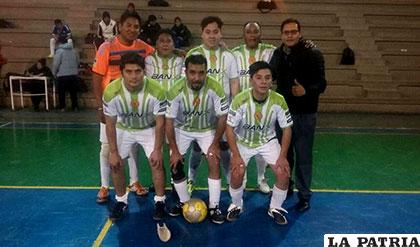 Integrantes del equipo de Mercantil 