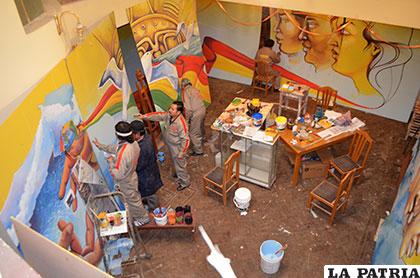Artistas preparan mural de reivindicación marítima
