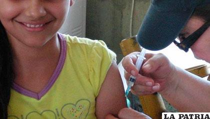 Campaña de vacunación masiva contra el sarampión en el Estado de Roraima, Brasil