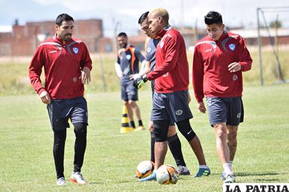 García, Reinoso y Suárez jugadores del equipo 