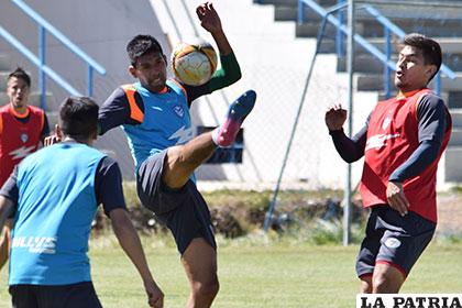 Los jugadores se brindan íntegros para ser parte del equipo titular