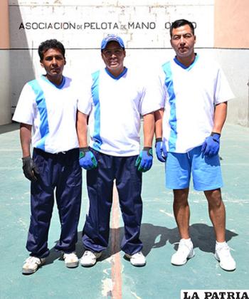 Equipo orureño ganador en la modalidad de pelota vasca Cuartos