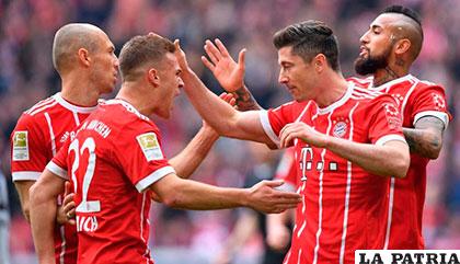 De la mano de Lewandowski, el Bayern venció al Hamburgo 6-0