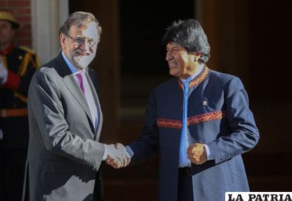 El presidente Evo Morales y su homólogo español, Mariano Rajoy