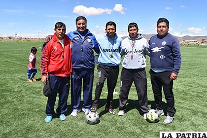 Entrenadores de la escuela de futbol San José