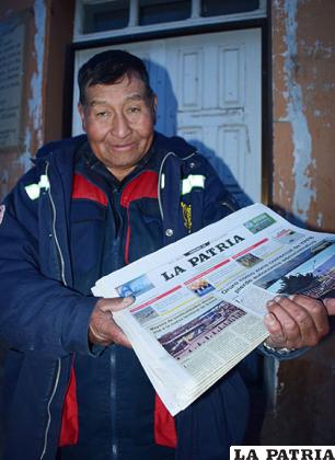 Félix Mamani vendedor del periódico LA PATRIA desde hace 43 años
