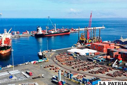 En este puerto se embarca la riqueza minera de Antofagasta