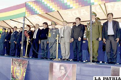 Autoridades orureñas estuvieron presentes en el acto central del 23 de marzo