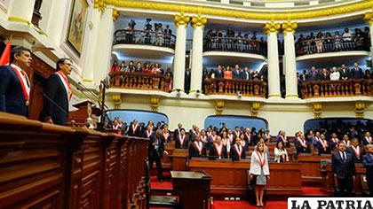 Martín Vizcarra en el acto de juramento como nuevo Presidente de la República