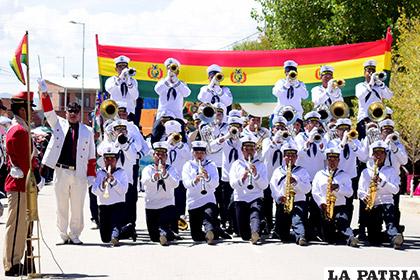 La banda de la unidad educativa 