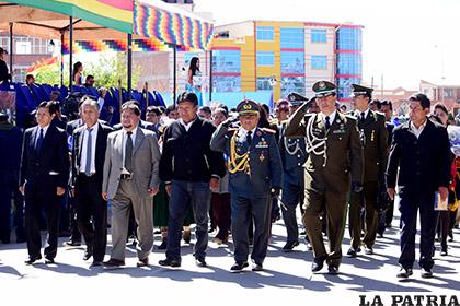 Autoridades orureñas encabezaron el desfile