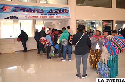 Viajes se realizan con normalidad desde la Estación de Autobuses Oruro