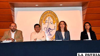 El evento se realizó por el Día Mundial de Agua en la Universidad Católica Boliviana