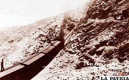 Antiguo ferrocarril Arica - La Paz, cuando estaba en funcionamiento /HISTORIA.COM.BO