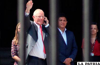 El ex presidente peruano Pedro Pablo Kuczynski no puede salir de su país