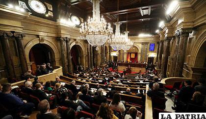 El Parlamento reconoce simbólicamente el derecho de Puigdemont a ser investido /Investing.com