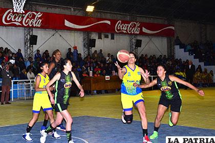 Carl A-Z volverá a jugar de local en el coliseo 