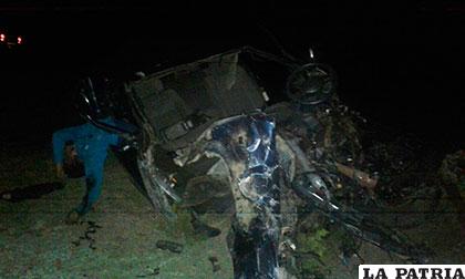 Imágenes de una muerte fatal, el vehículo quedó completamente destrozado