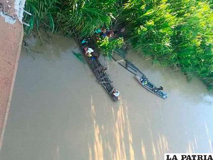El río donde cayó el motorizado de la familia /Taxi Noticias