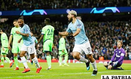 Doblete de Sergio Agüero en triunfo del City ante el Schalke /pulsoslp.com
