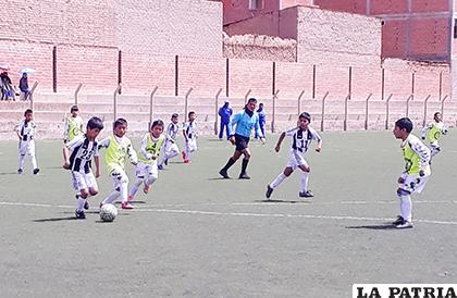 La infantojuvenil concluirá su torneo sin la participación de árbitros oficiales /Karina Pillco /LA PATRIA