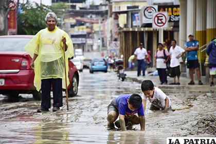 Las lluvias produjeron el desbordamiento del río Vinces, en Guayas /EL DIARIO