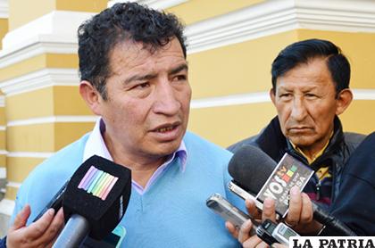El presidente de la Cámara de Diputados, Víctor Borda, dio a conocer la determinación de su bancada /Cámara Diputados