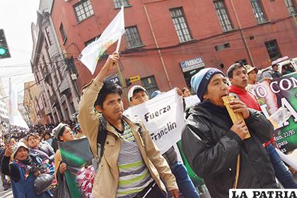 Una multitudinaria marcha recorrió las calles de La Paz/ APG