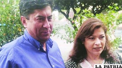 Magistrado Ceballos junto con su esposa quien lo acusó de violencia doméstica /Página 7