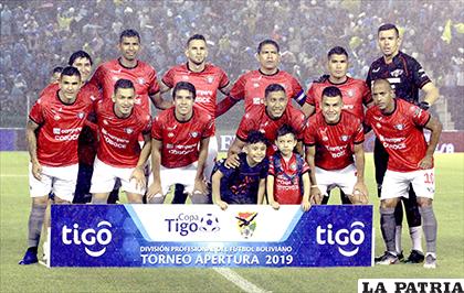 El plantel de Wilstermann con la meta de vencer al líder /APG