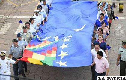 El banderazo que no sirvió para nada a favor de Bolivia /TELESURTV.NET