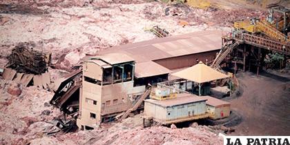 En enero pasado una de las presas minerales se rompió y generó un alud que sepultó todo a su paso/ blogspot.com
