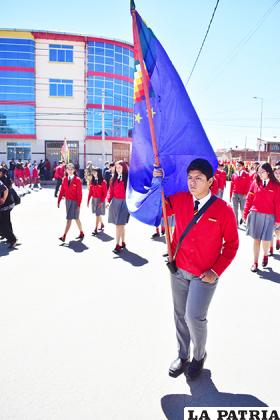 No podía falta la bandera de la reivindicación marítima 
