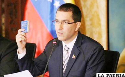 Canciller Jorge Arreaza, leal a Maduro, difundió el comunicado /ERBOL.COM.BO
