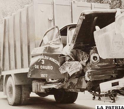En la década del 70 del siglo pasado, un carro basurero se estrelló contra una pared /Archivo LA PATRIA