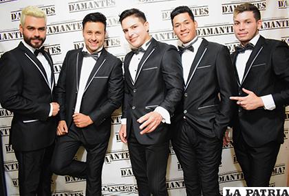 DÂ´Amantes agradecidos con toda Bolivia / DÂ´AMANTES