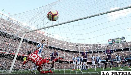 Doblete de Messi para el triunfo de Barcelona 2-0 ante Espanyol, el primero fue de tiro libre /as.com