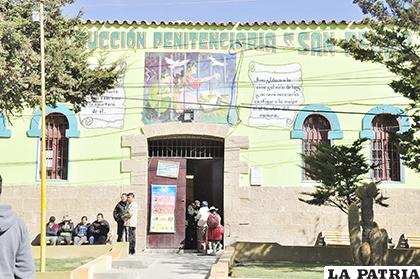 Los dos recintos registran a un promedio de mil privados de libertad /LA PATRIA /ARCHIVO