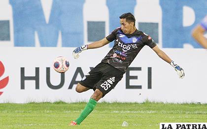 El golero Roberto Rivas no sólo se ganó la titularidad, sino también el cariño de la hinchada
/cortesía Daniel Rodrigo
