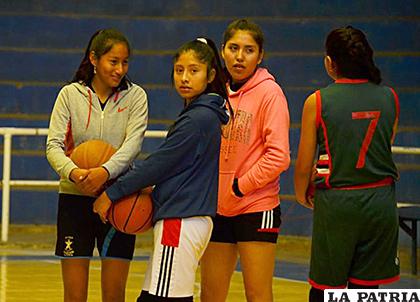 Durante el último entrenamiento del combinado orureño
/Carla Herrera /LA PATRIA