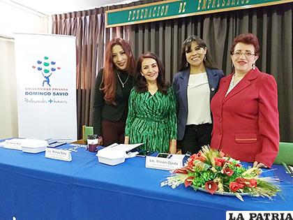 Vania Miranda, Mónica Siles, Vivian Ojeda (rectora) y Ximena Miralles, mujeres destacadas por la UPDS 
/UPDS
