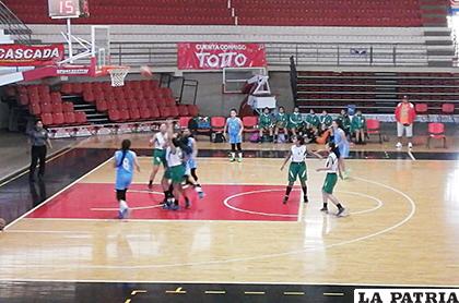 Oruro batalló bastante para superar a Bermejo 
/cortesía Milton Miranda
