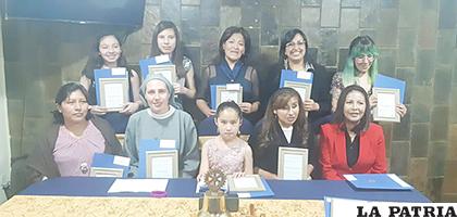 Todas ellas recibieron la condecoración de la Damas del Rotary San Miguel 
/LA PATRIA
